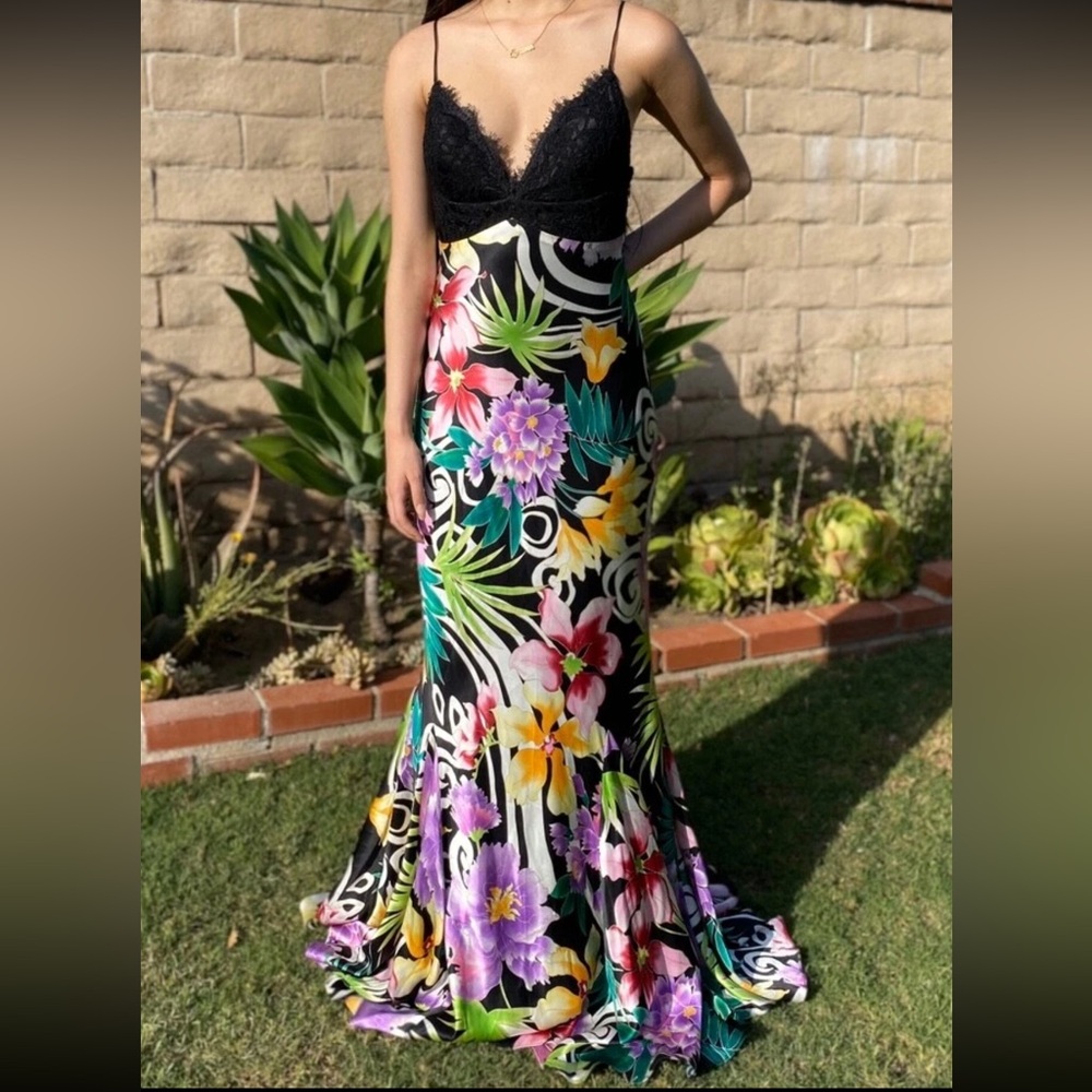 100% silk Mary L. Couture maxi dress. Perfect condition. Size 2 fits modern S